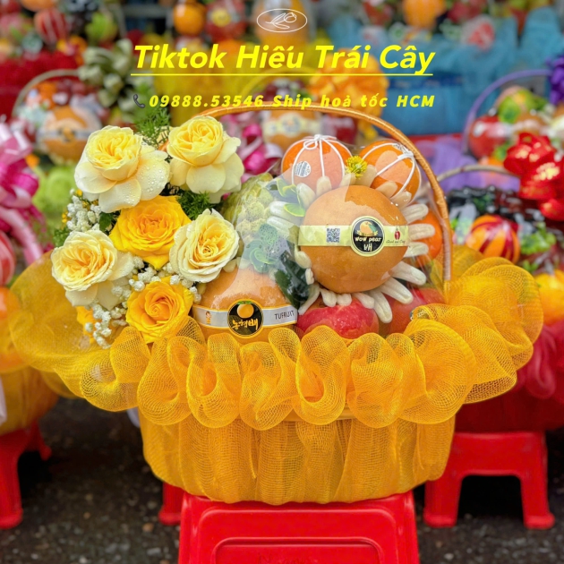 giỏ trái cây kèm hoa 04