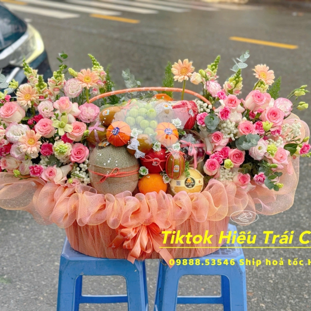 giỏ trái cây kèm hoa 05
