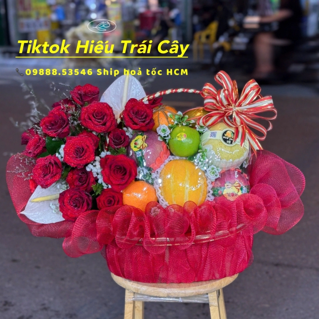 giỏ trái cây kèm hoa 11