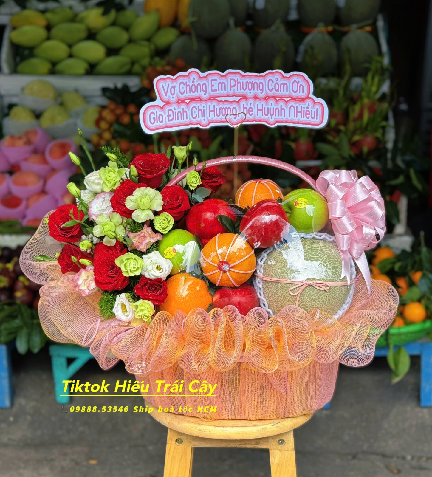 giỏ trái cây kèm hoa 02