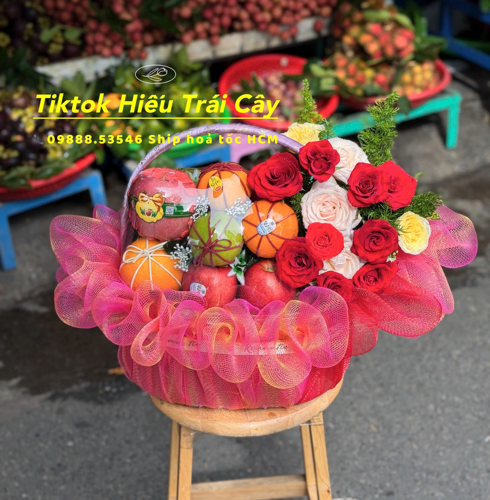 giỏ trái cây kèm hoa 06