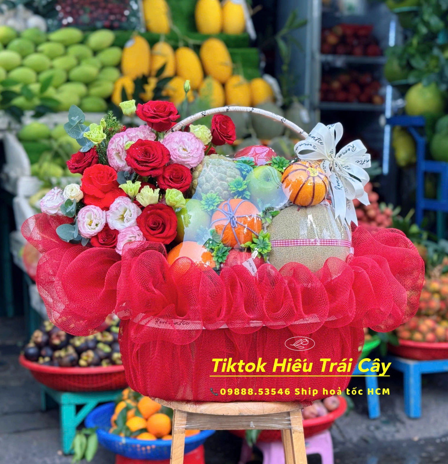 giỏ trái cây kèm hoa 07